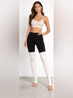 Alo Yoga Sold Out Ribbed Goddess Leggings in Black And White Size M